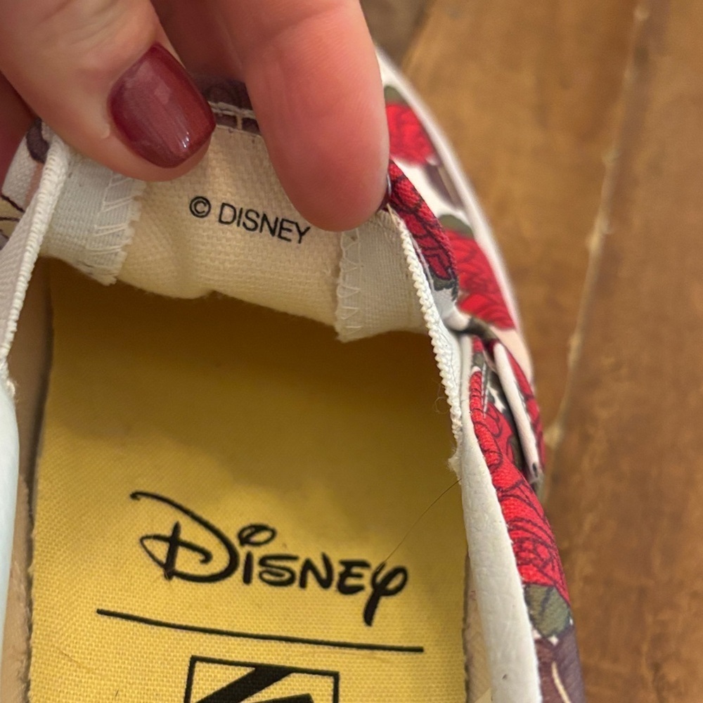 Vans Classic Slip-On
Disney Beauty and the Beast Belle - Picture 6 of 7